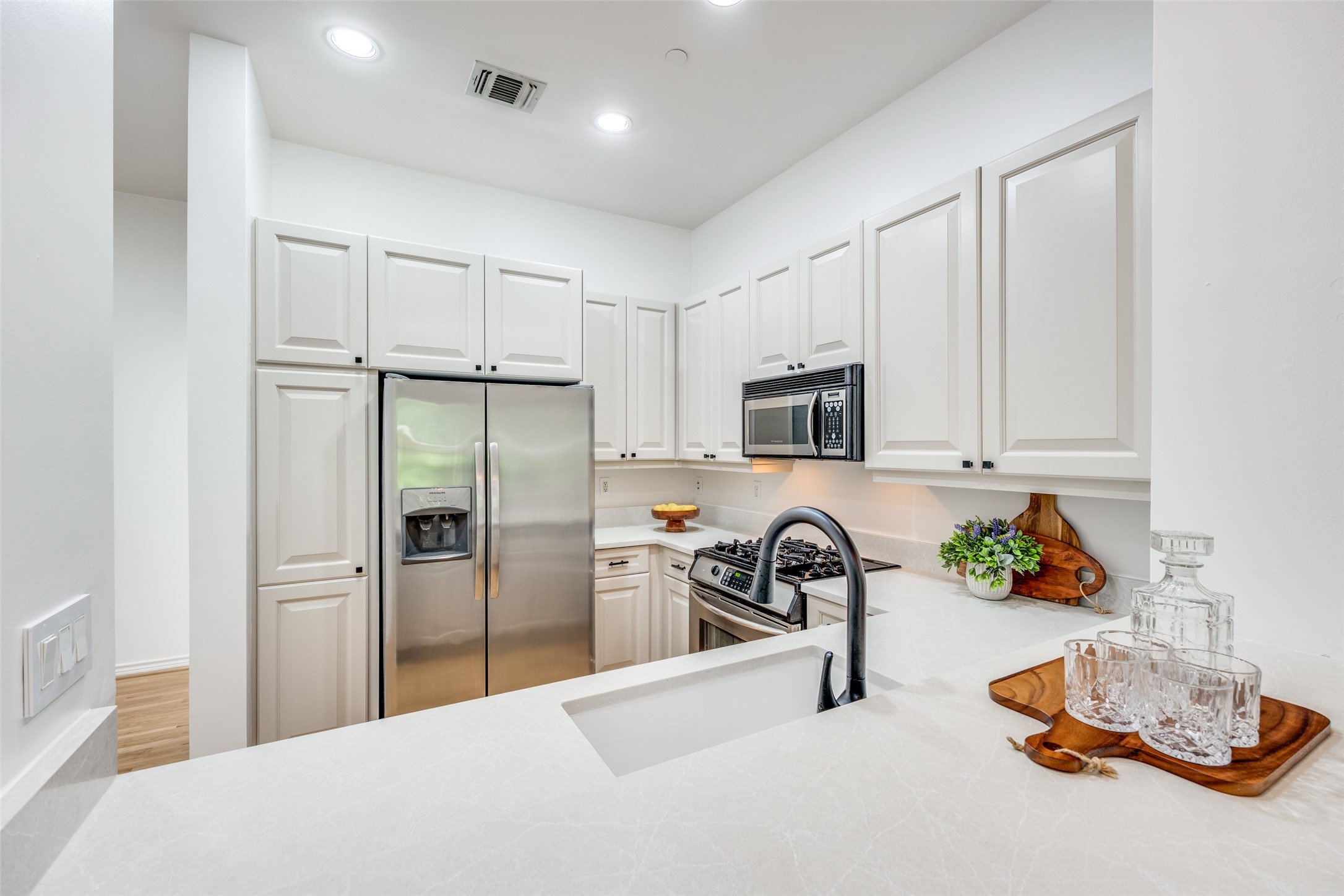 4223 Buena Vista Street 9