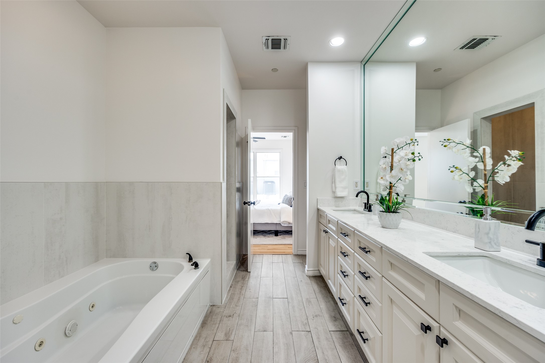 4223 Buena Vista Street 9