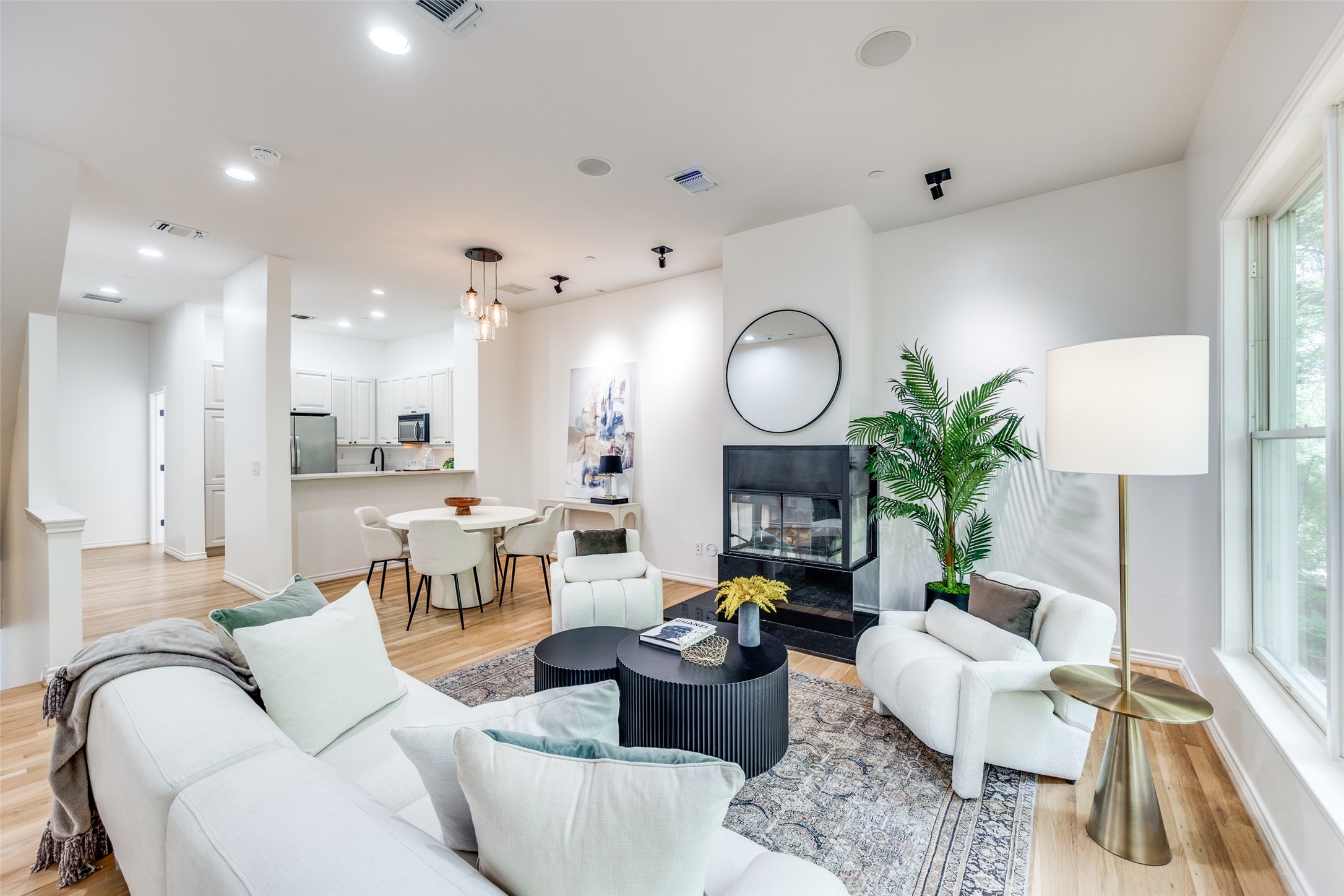 4223 Buena Vista Street 9