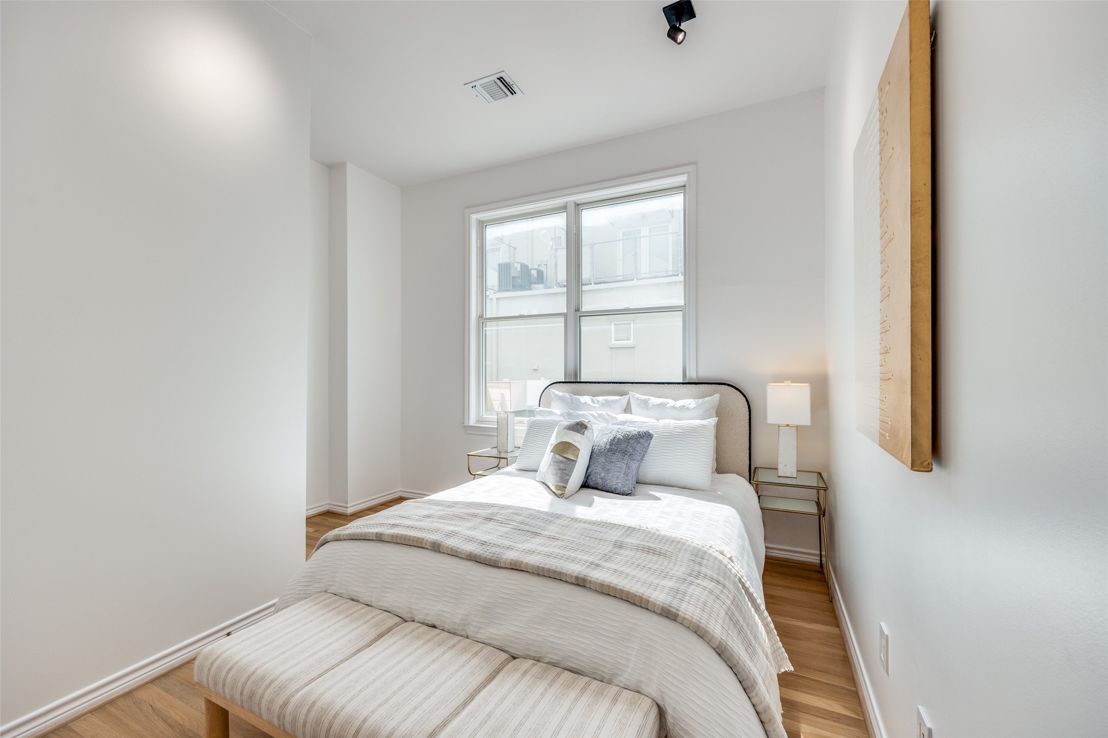 4223 Buena Vista Street 9