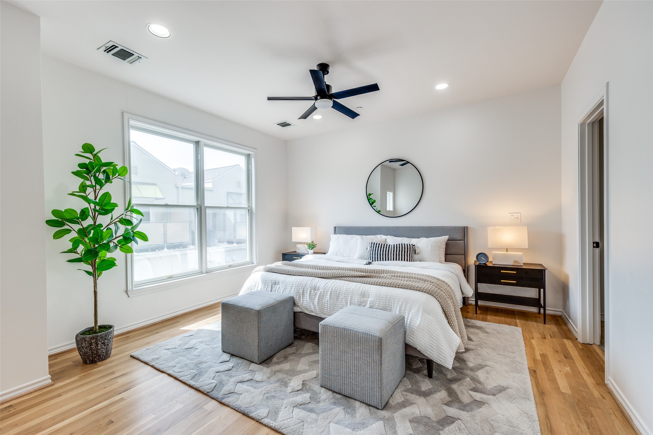 4223 Buena Vista Street 9