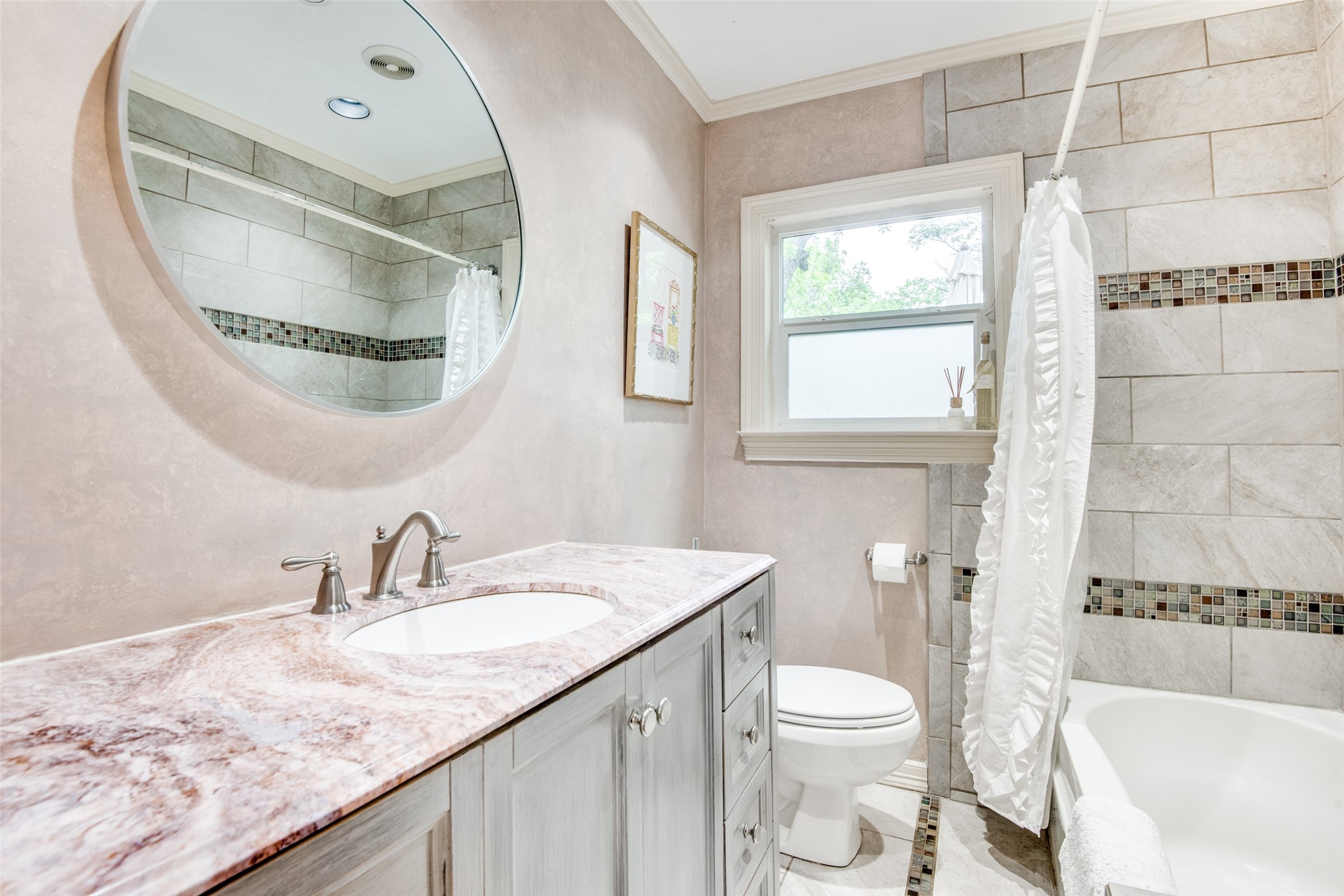 9007 San Fernando Way