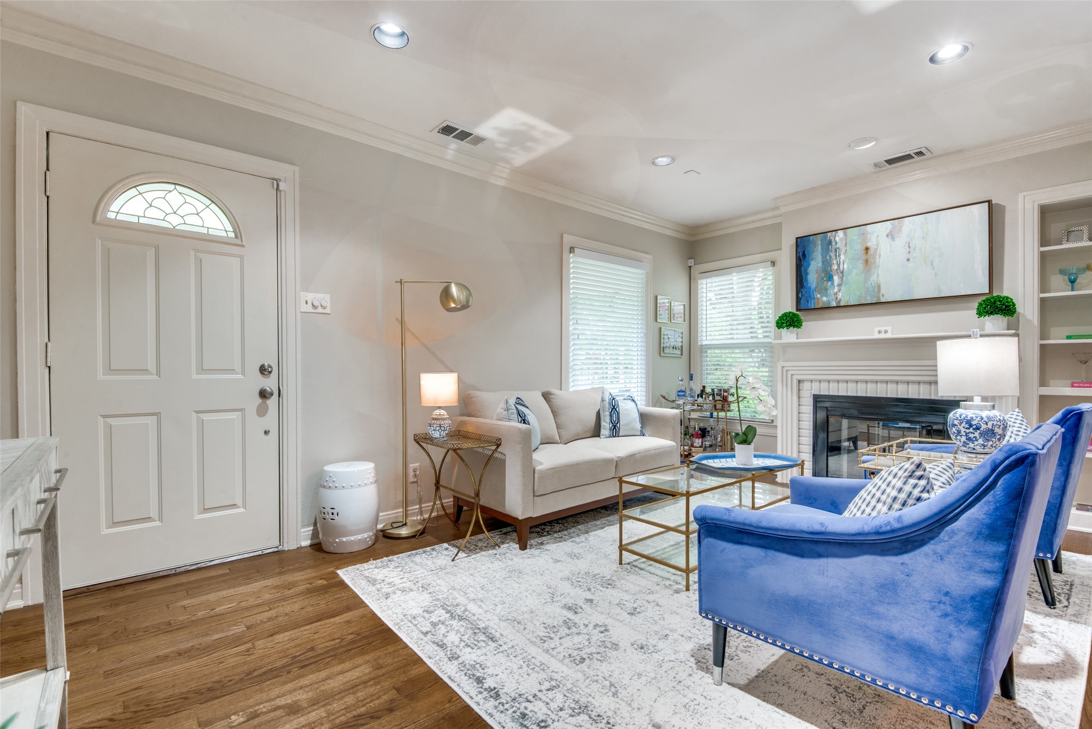 9007 San Fernando Way