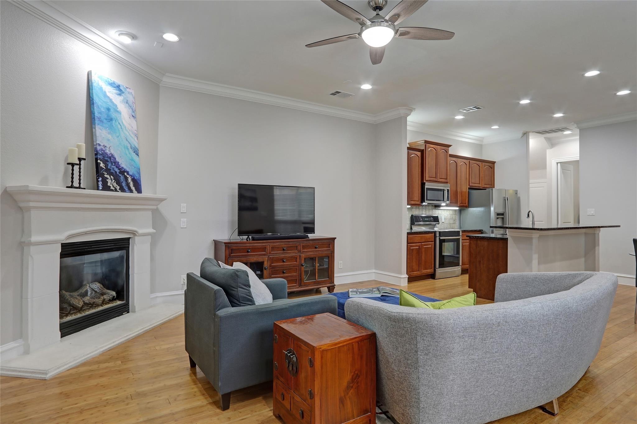 6010 La Vista Drive