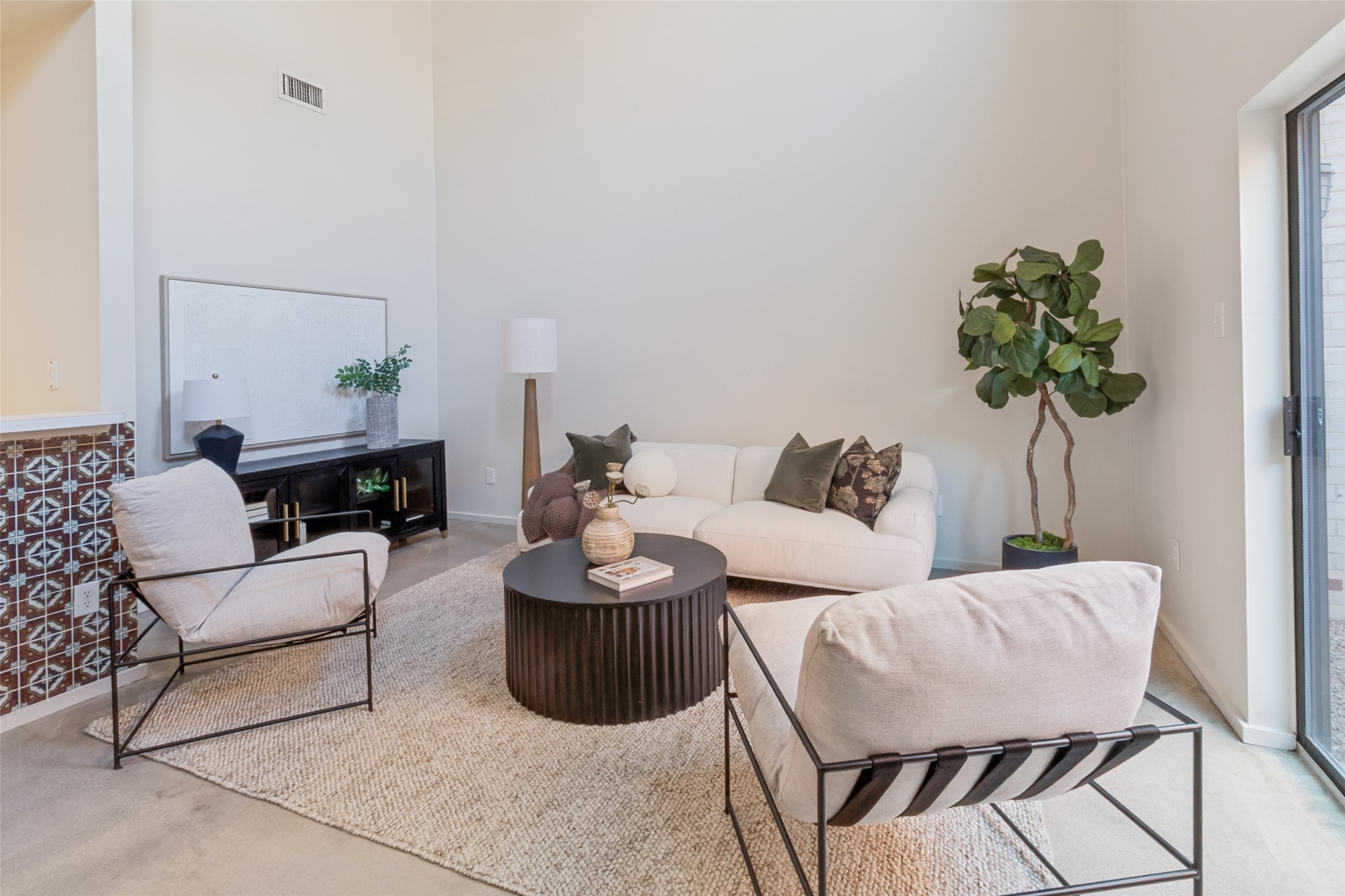 1725 N Fitzhugh Avenue