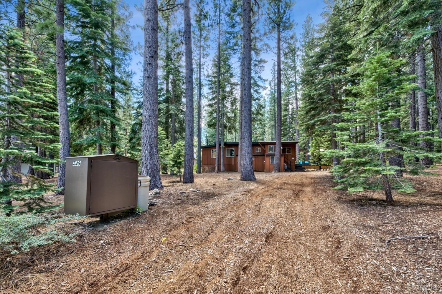 549 Cayuga Circle