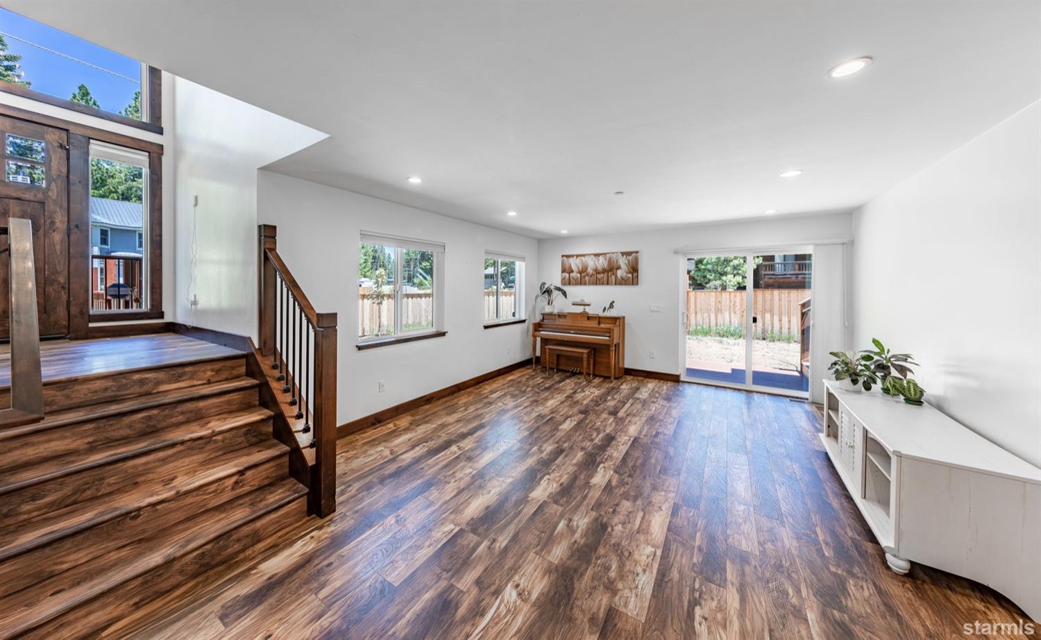 1275 Prospector Trail