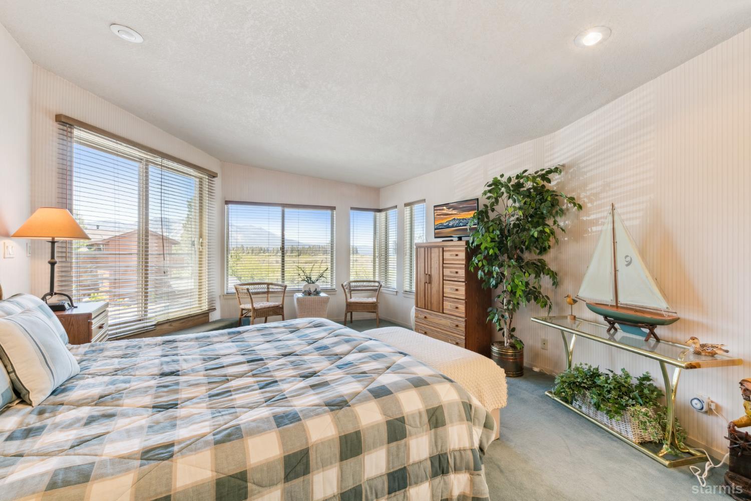 1611 Venice Drive