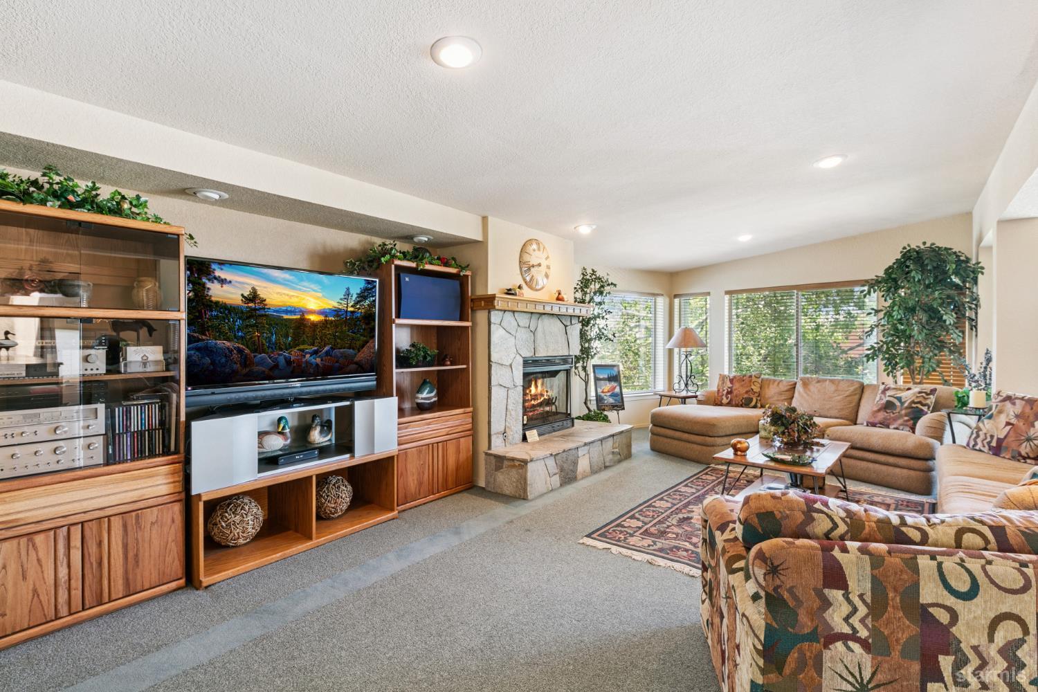 1611 Venice Drive