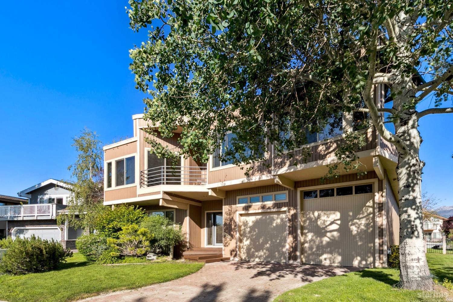 1611 Venice Drive