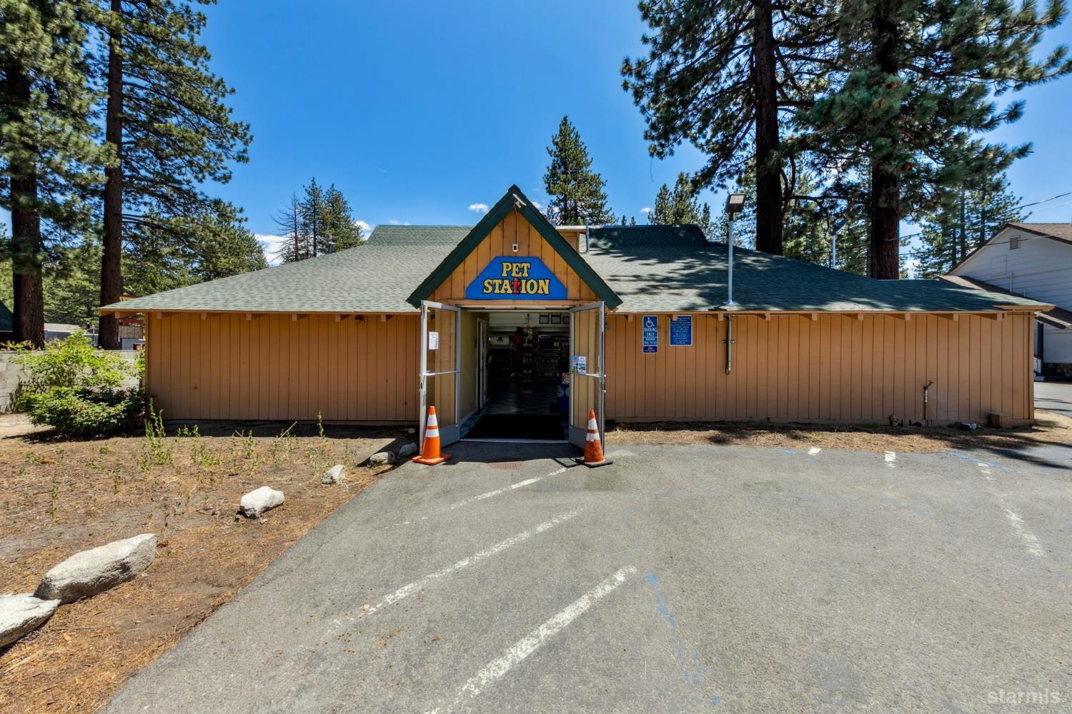 2205 Lake Tahoe Boulevard