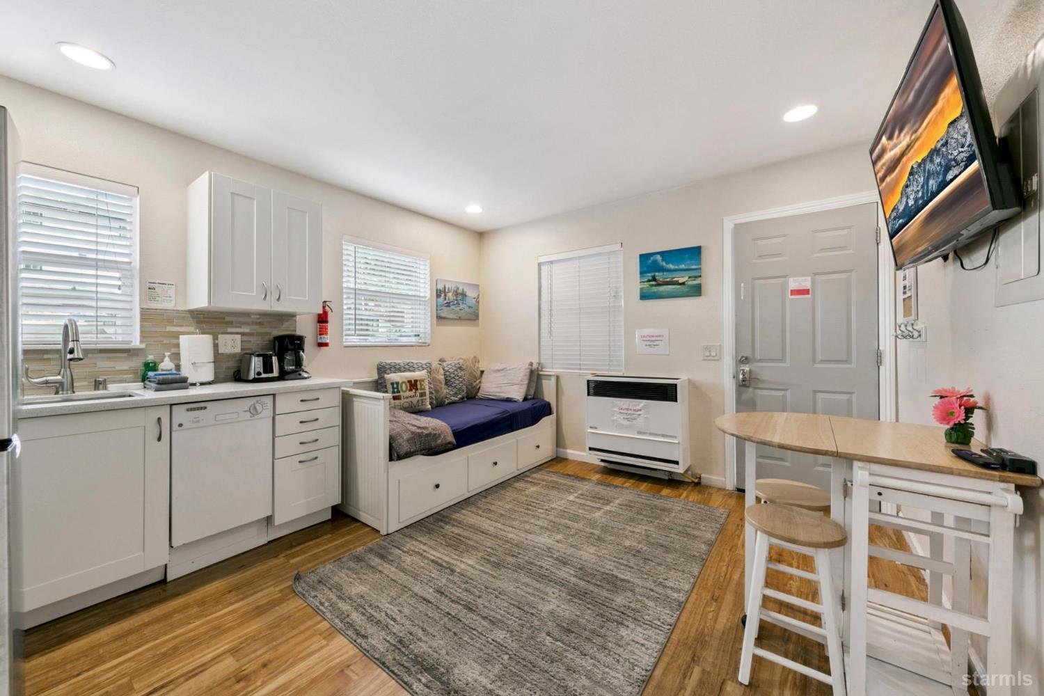 4085 Manzanita Avenue Unit: 1-4