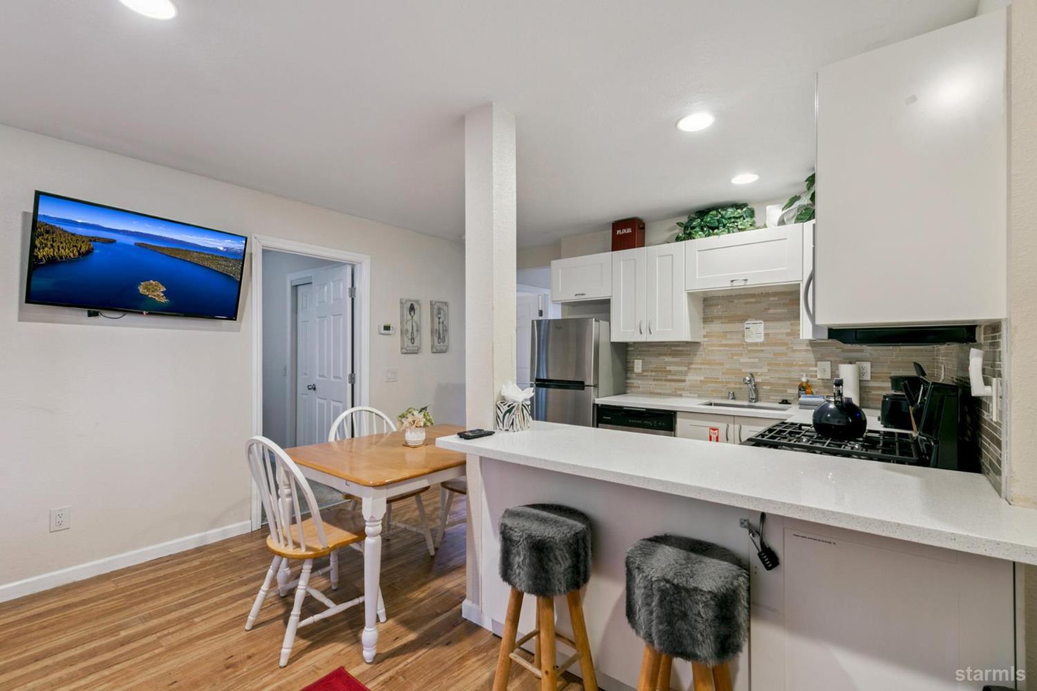 4085 Manzanita Avenue Unit: 1-4