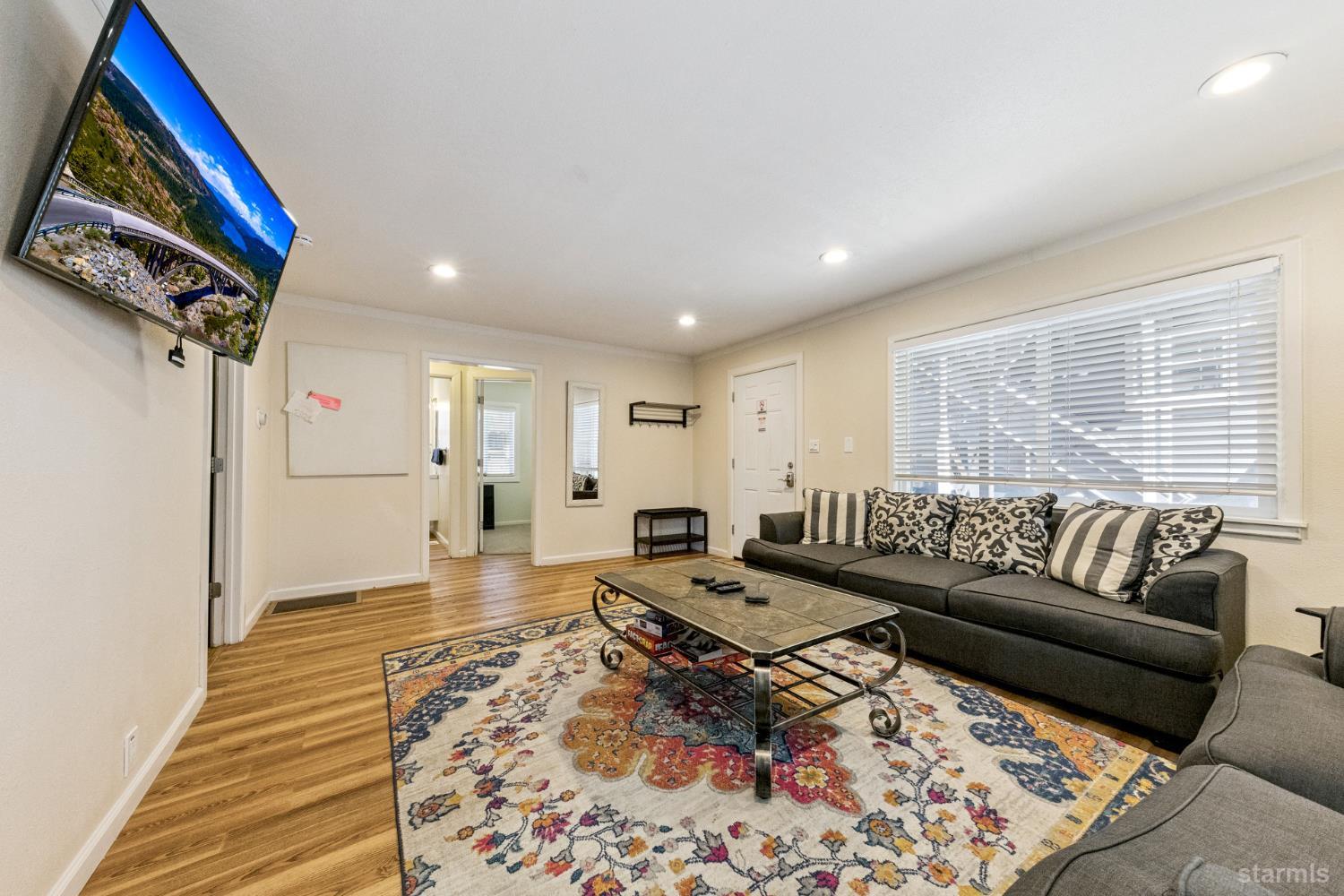 4085 Manzanita Avenue Unit: 1-4