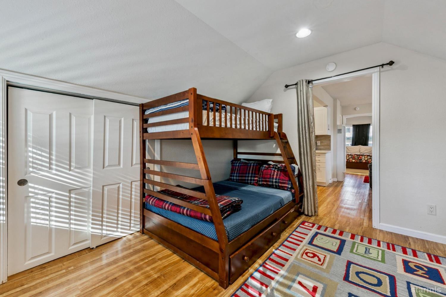 4085 Manzanita Avenue Unit: 1-4