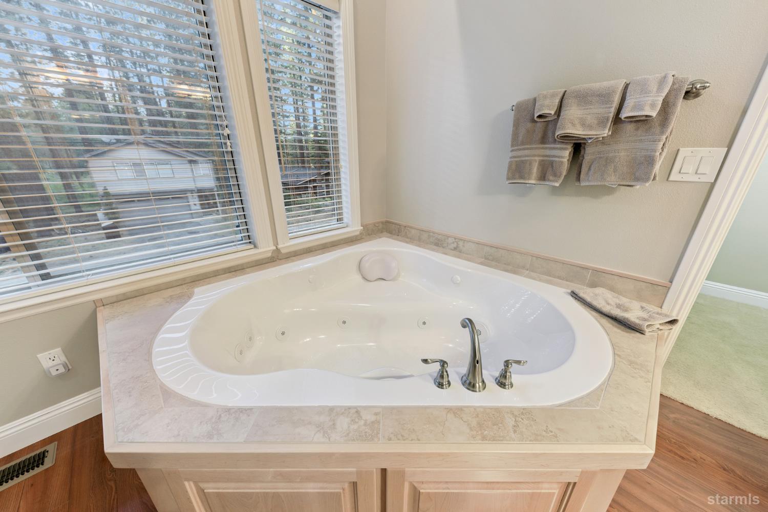 1238 Lone Indian Trail