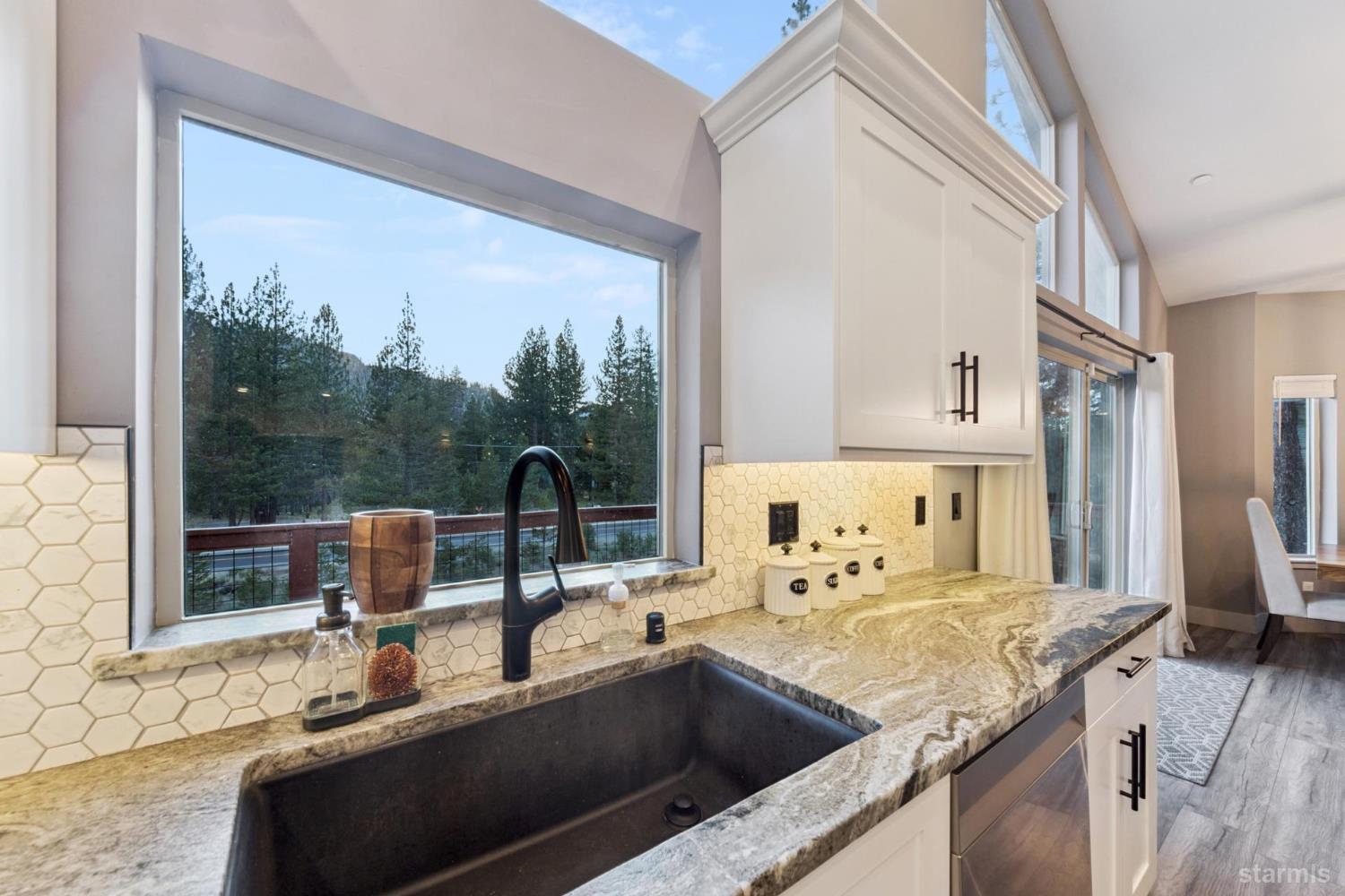 2810 Saint Nick Way