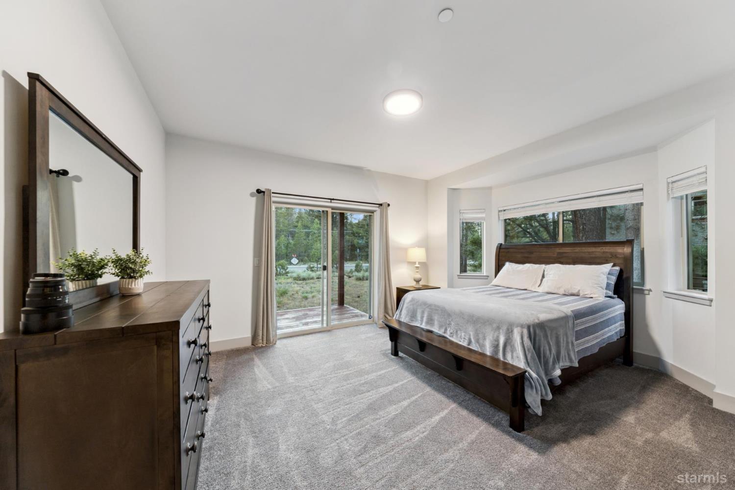2810 Saint Nick Way