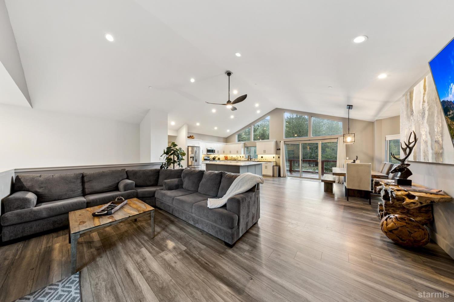 2810 Saint Nick Way