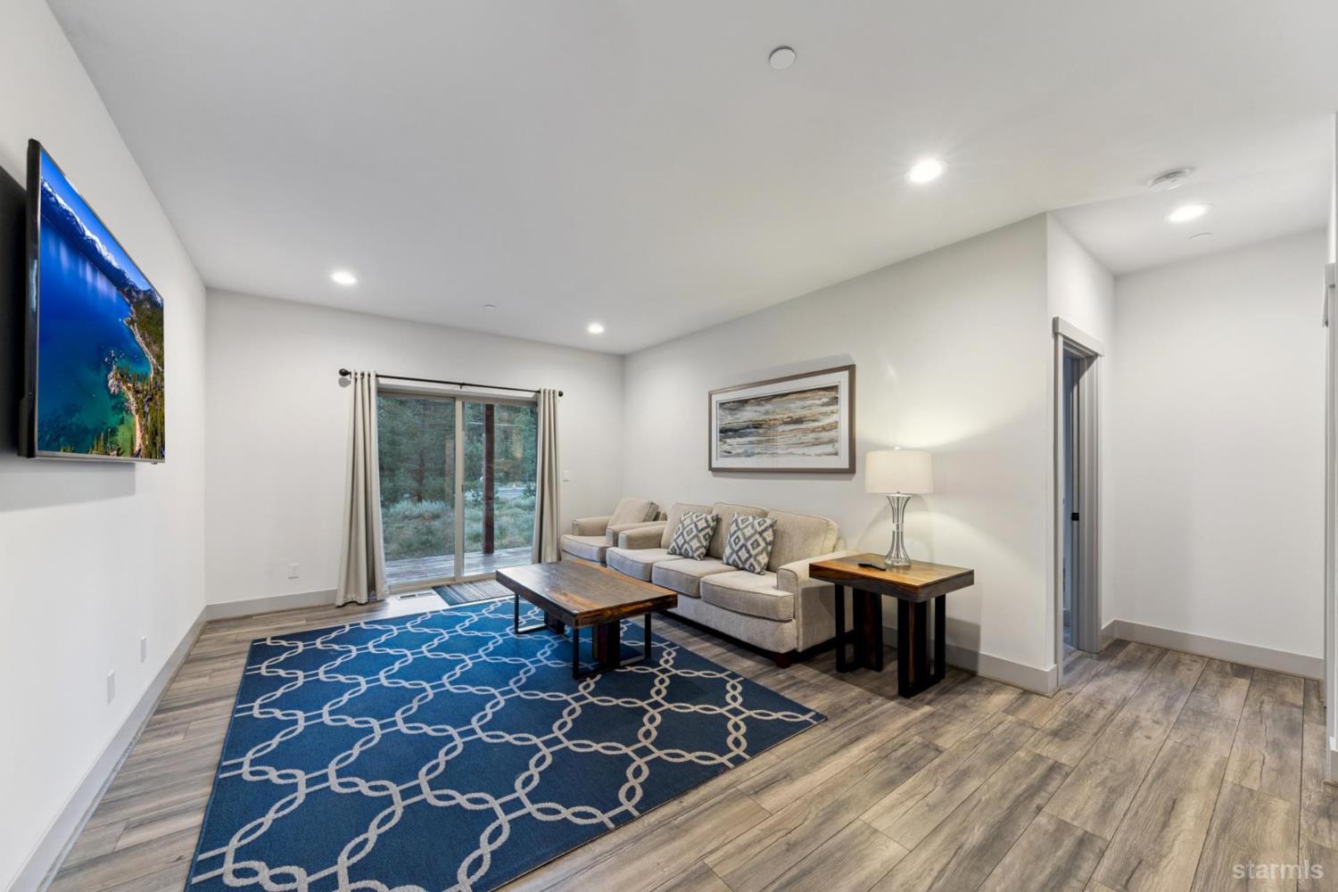 2810 Saint Nick Way