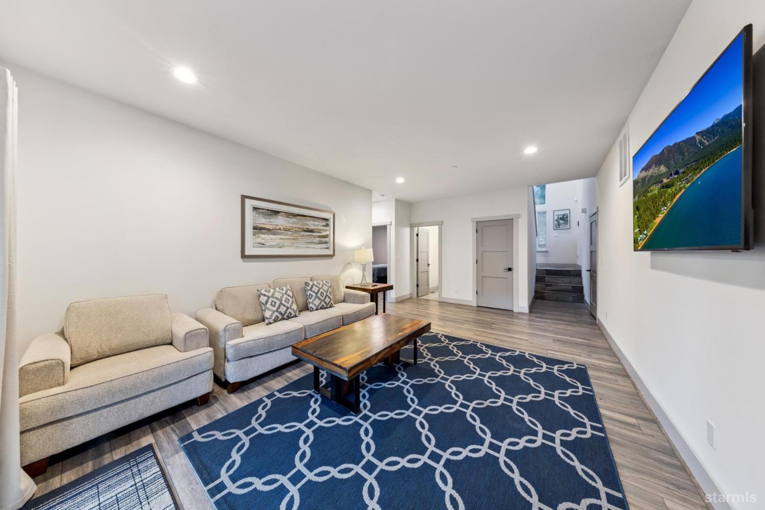 2810 Saint Nick Way