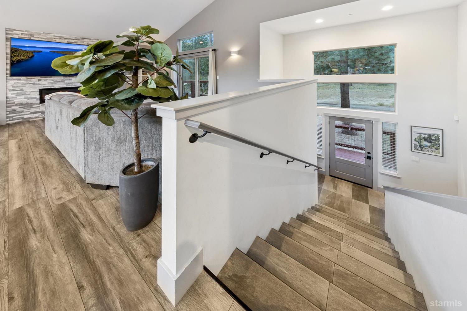 2810 Saint Nick Way