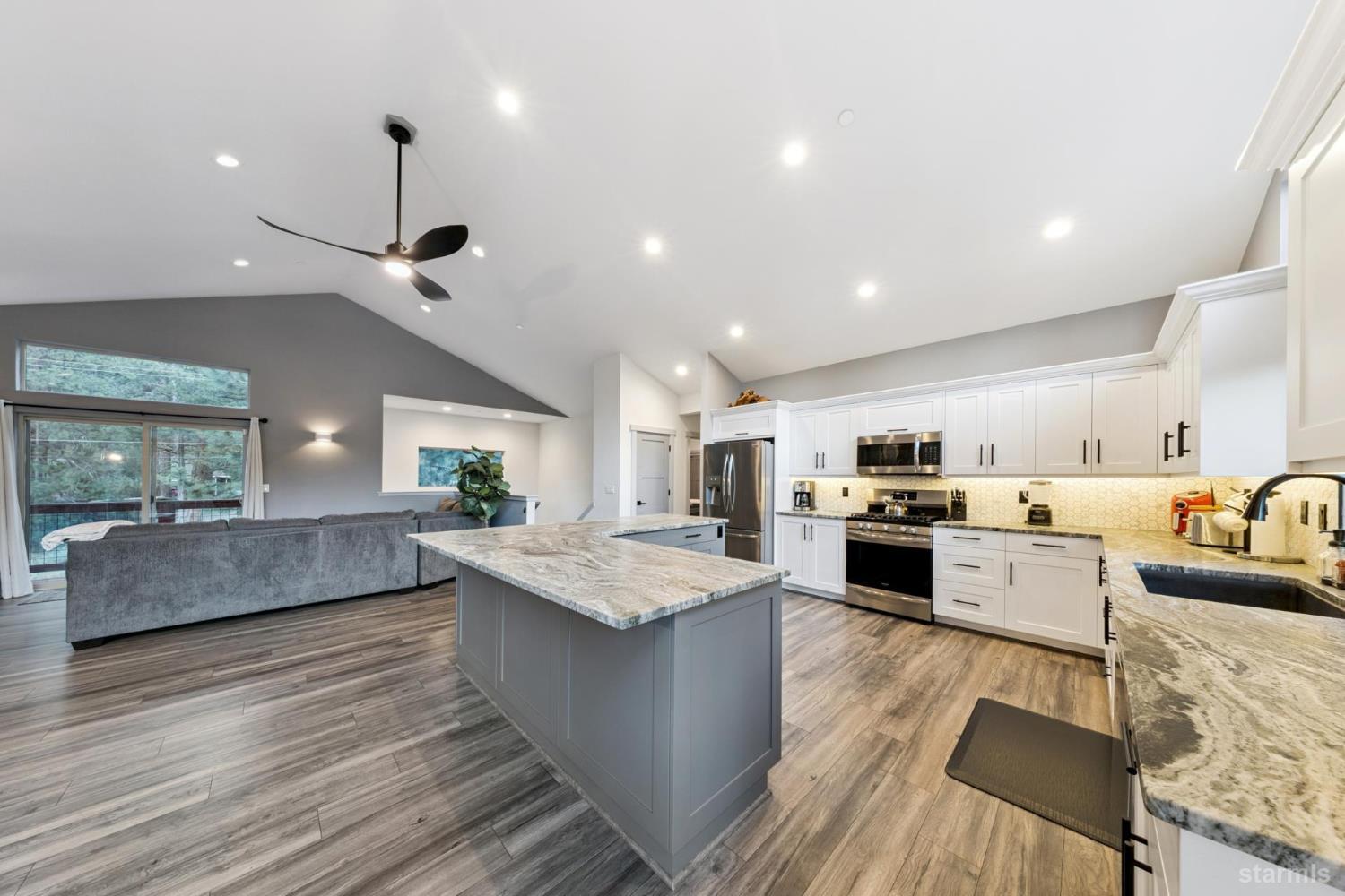2810 Saint Nick Way