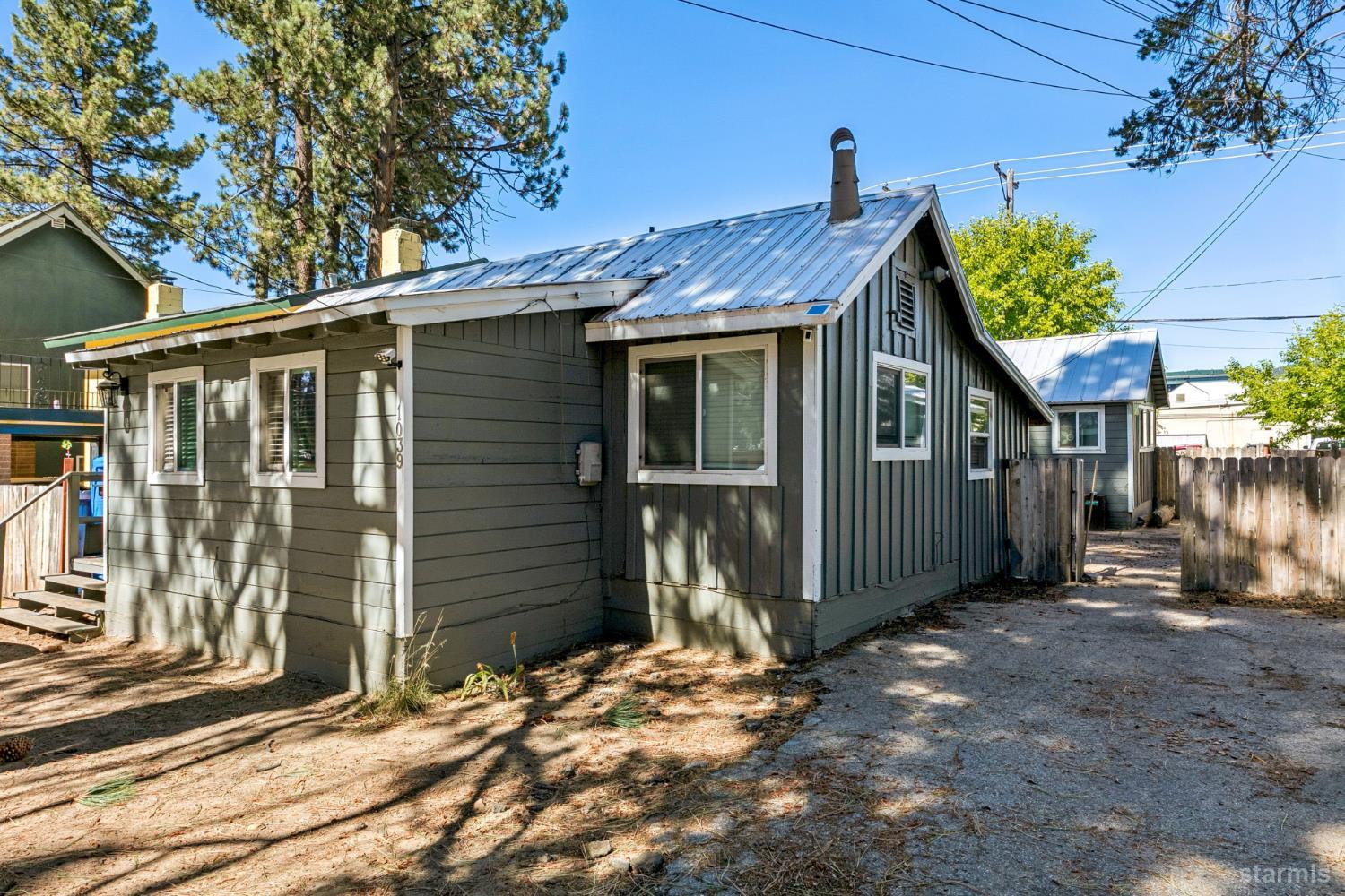 1039 Fern Road