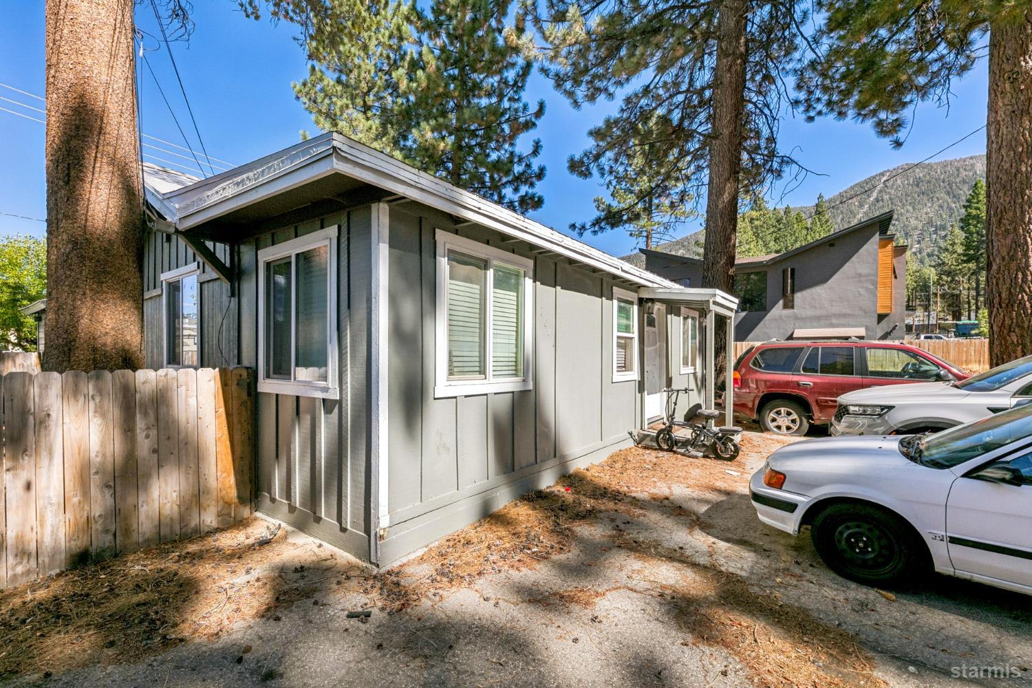 1039 Fern Road