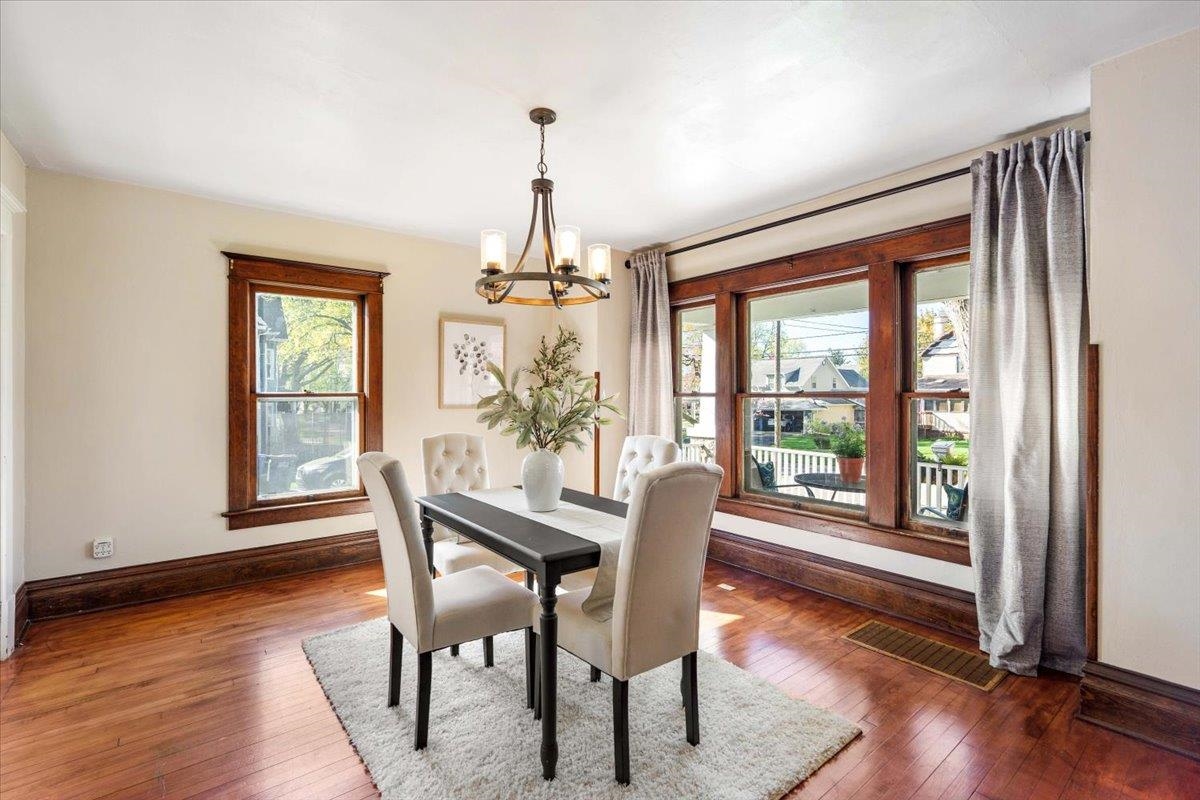 536 W Harrison Street