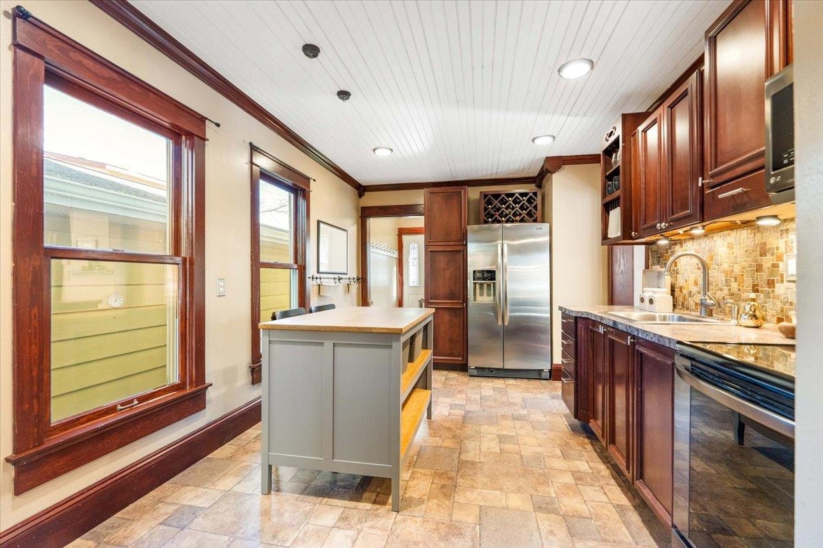 536 W Harrison Street