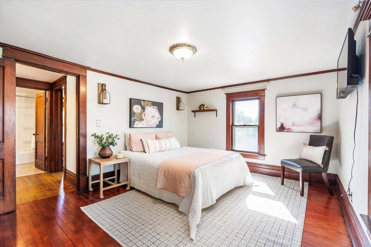 536 W Harrison Street