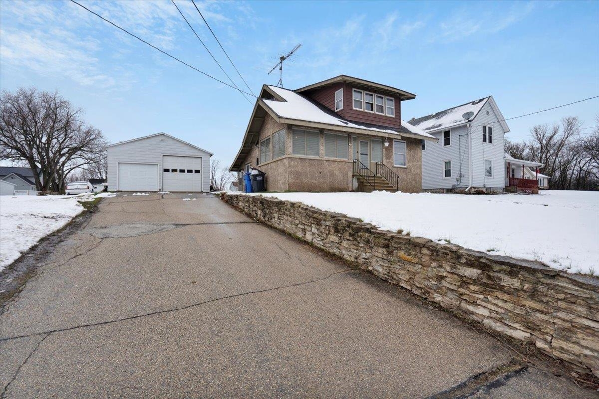 755 N Dickason Boulevard