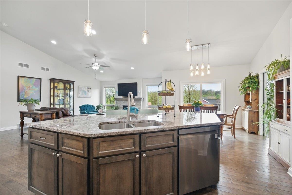 5826 Grassland Terrace