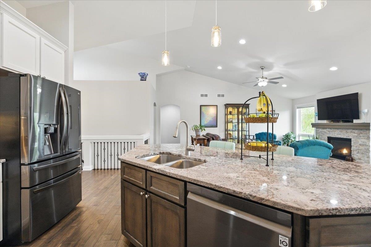 5826 Grassland Terrace