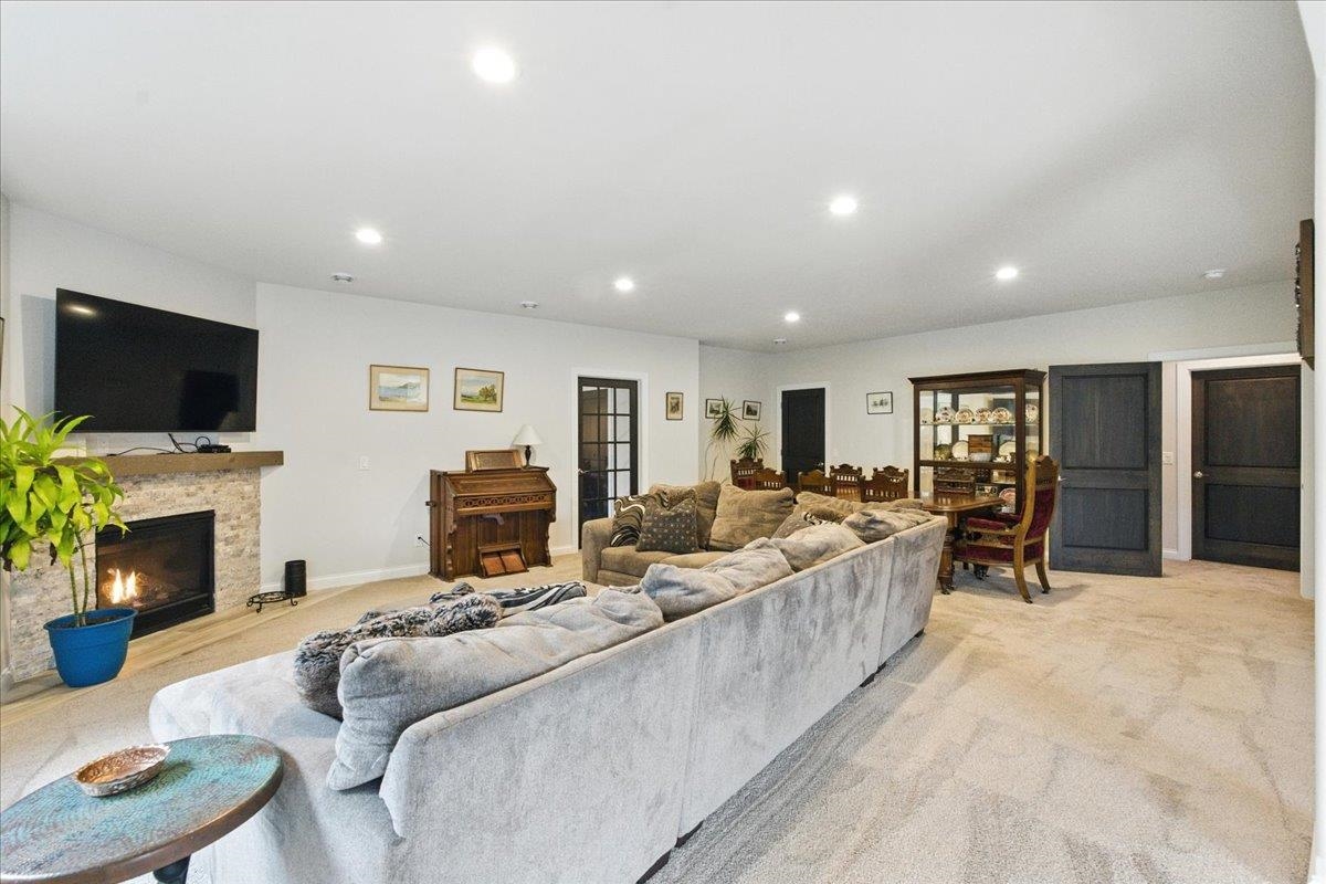 5826 Grassland Terrace