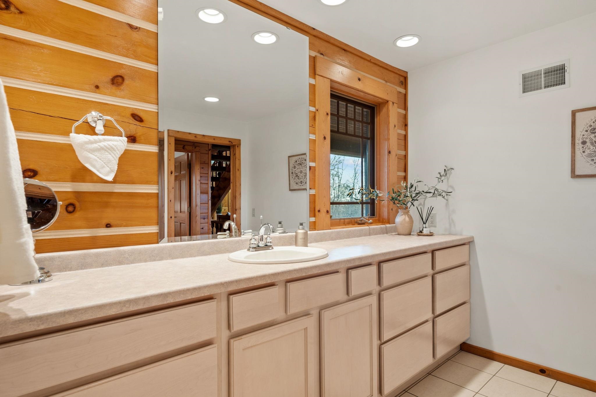 2427 Beede Lake Trail