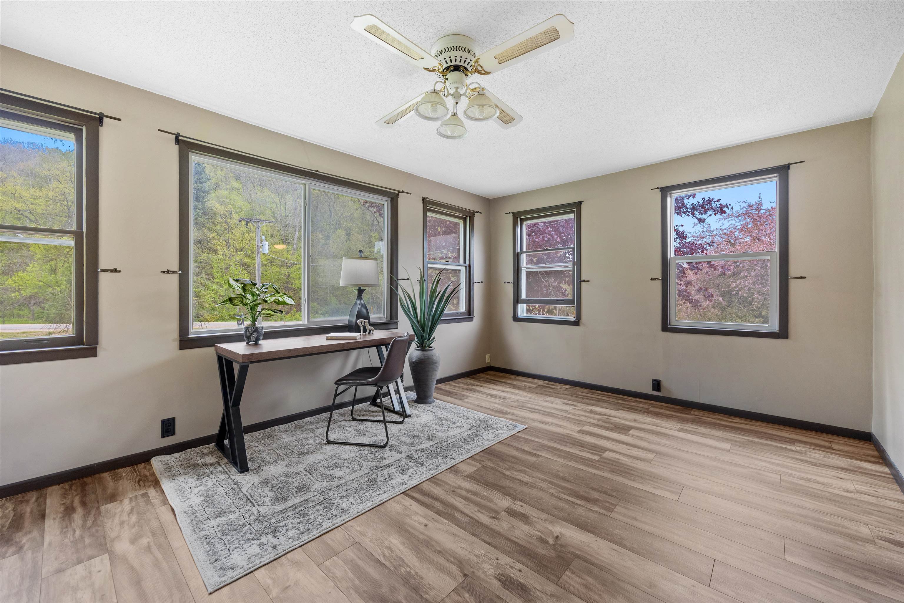 27916 Highway 80