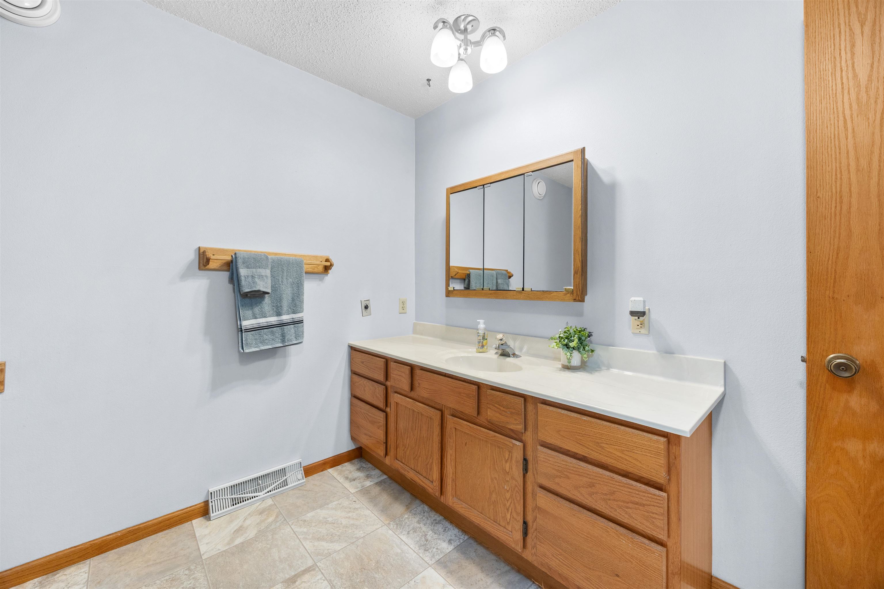 N6215 3RD DRIVE