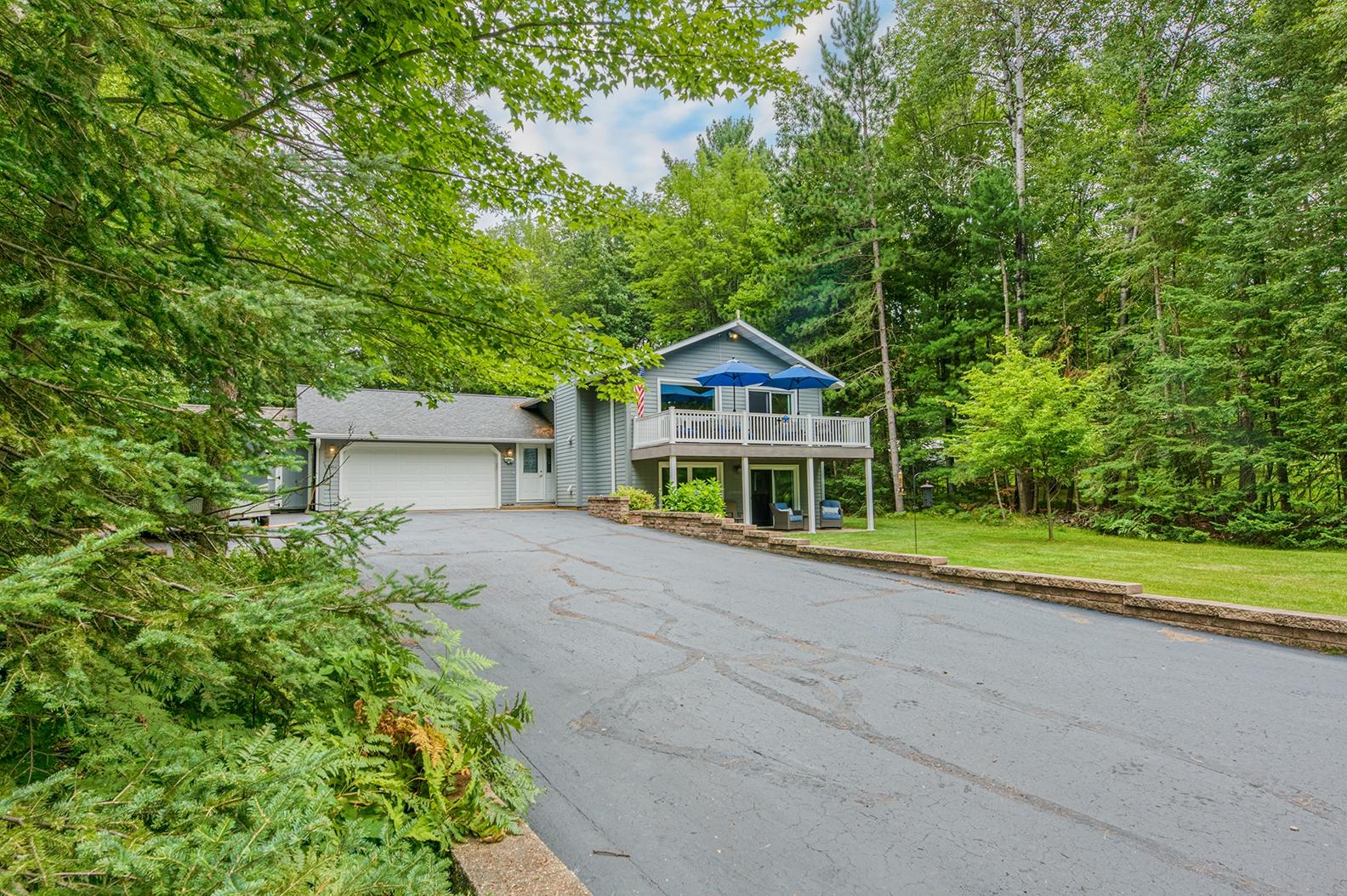 4220 CHAIN O LAKES RD