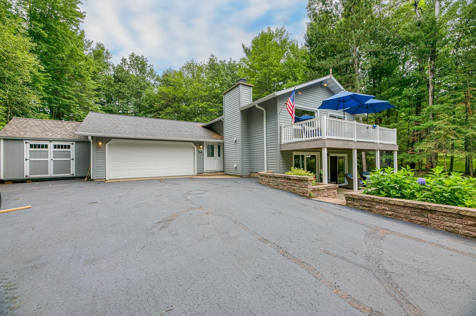 4220 CHAIN O LAKES RD