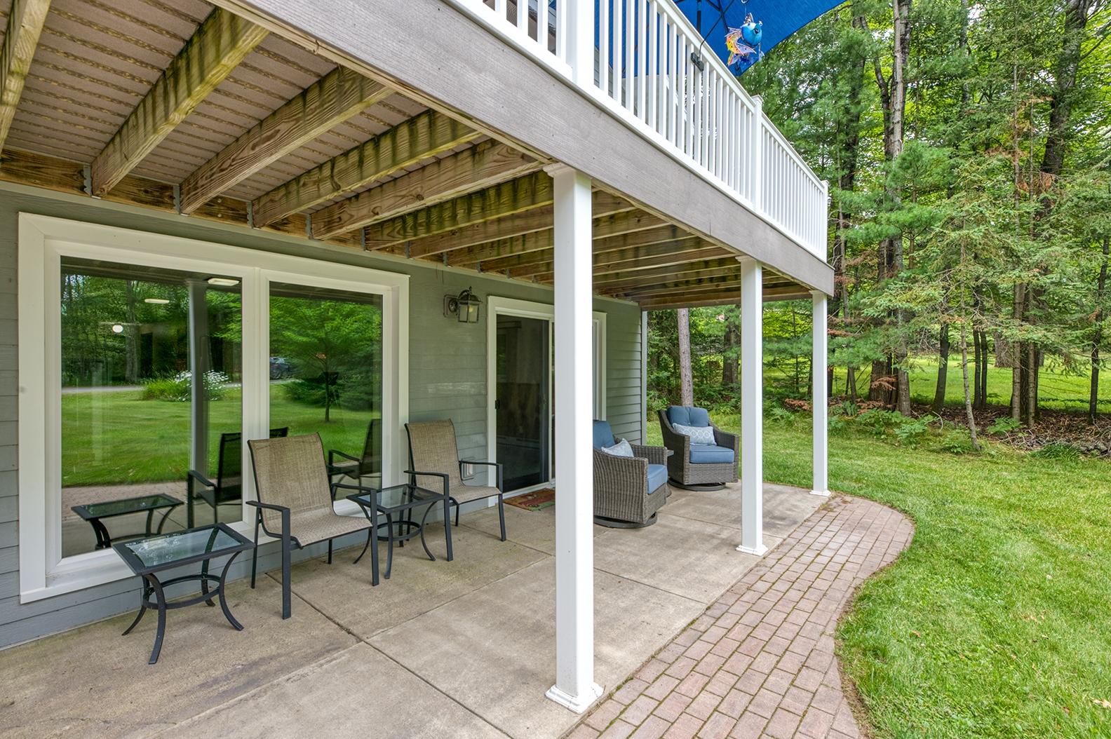 4220 CHAIN O LAKES RD