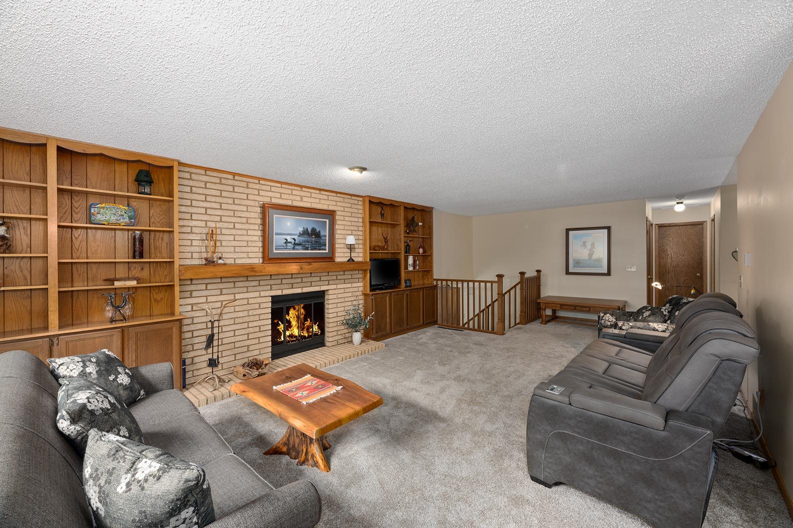 4220 CHAIN O LAKES RD
