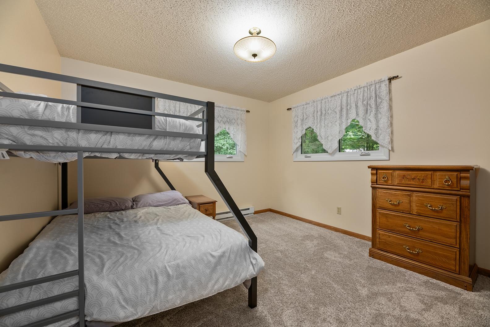 4220 CHAIN O LAKES RD