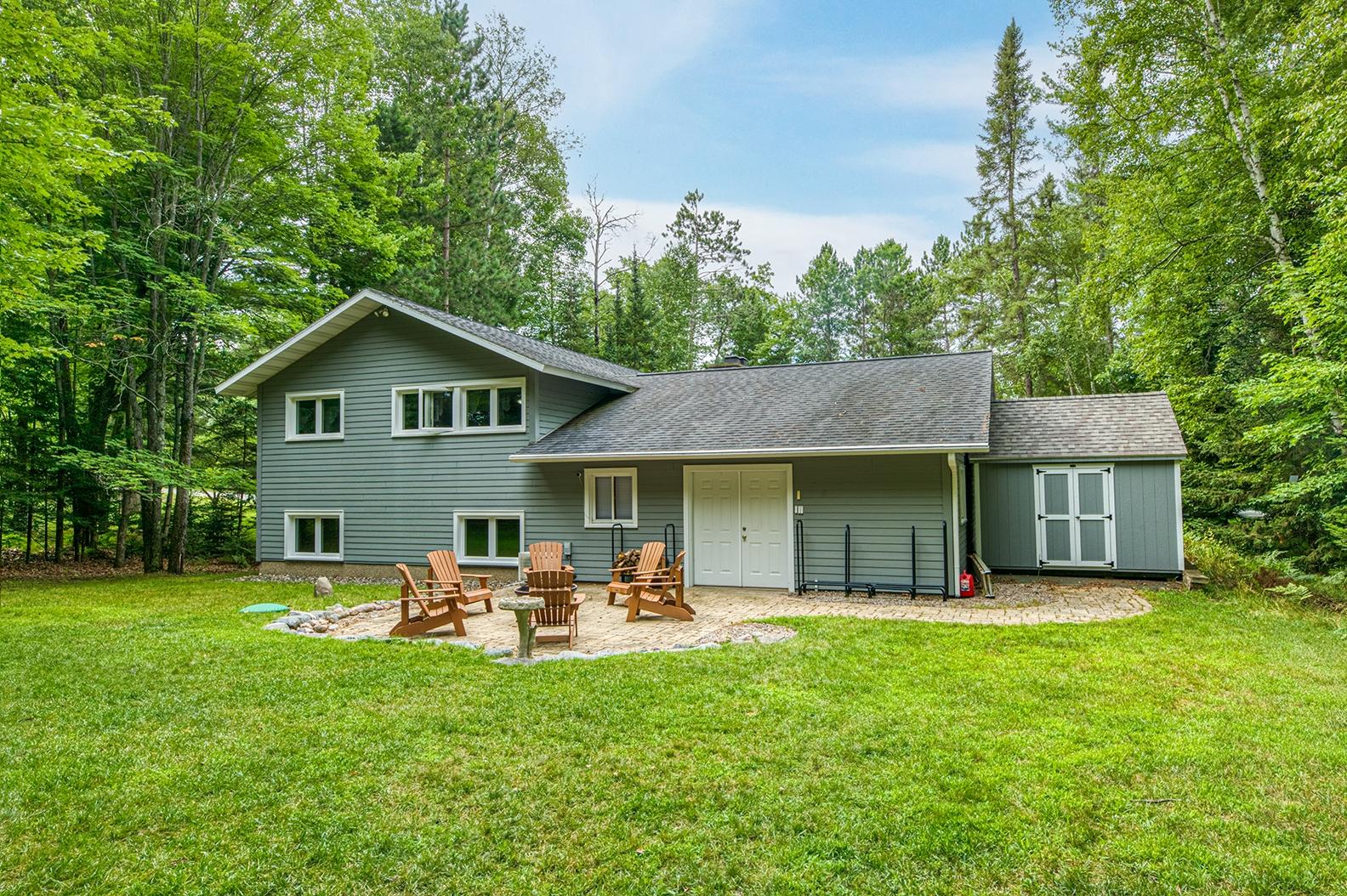 4220 CHAIN O LAKES RD