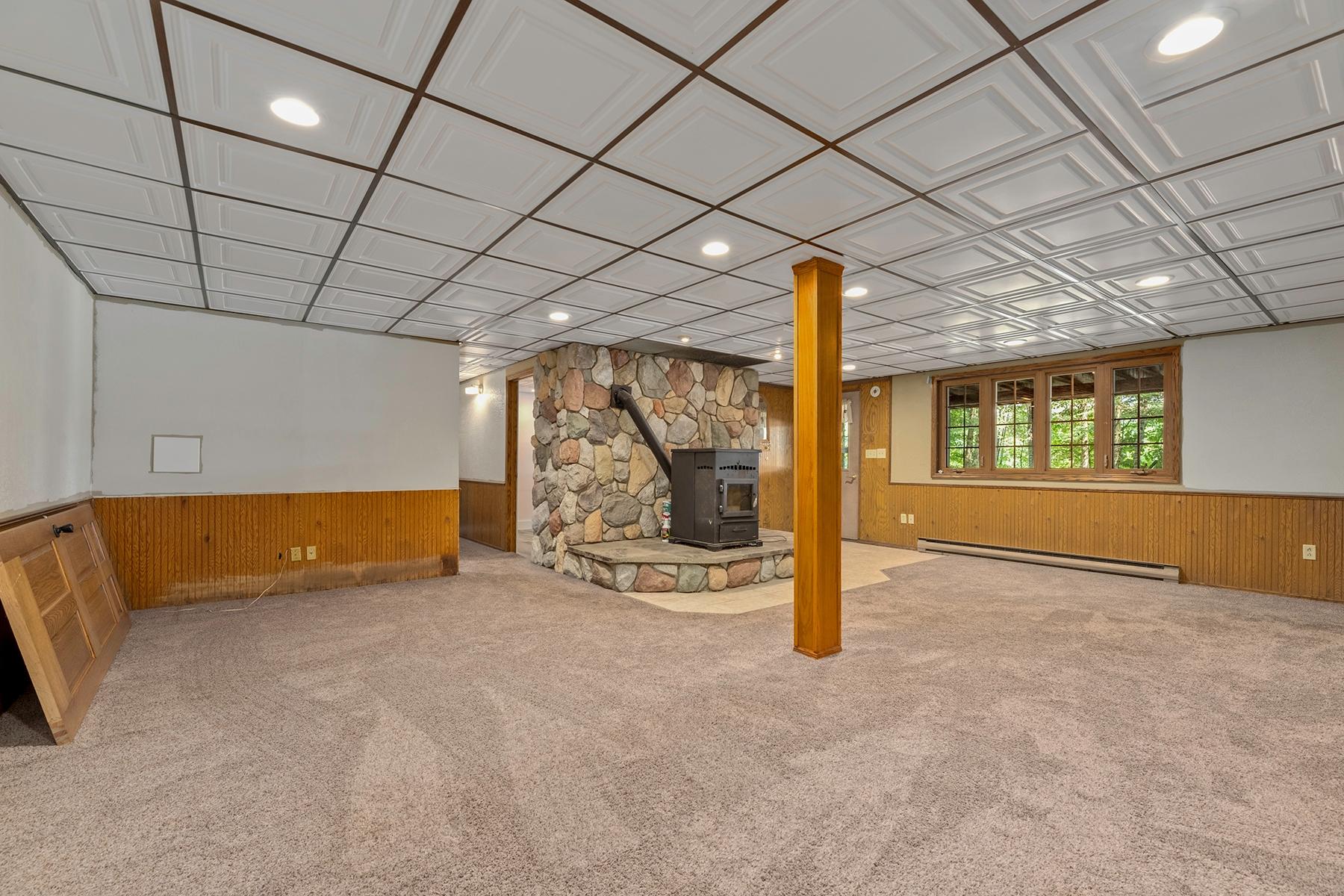 1542 MARSHA LN