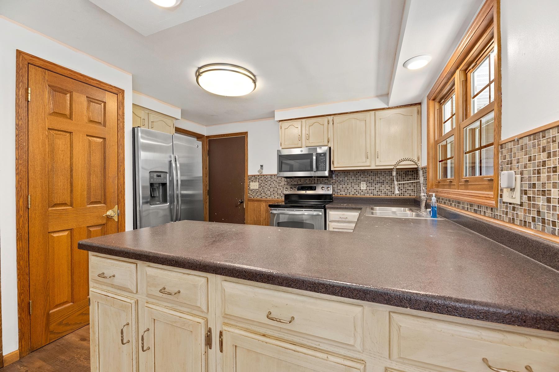 1542 MARSHA LN