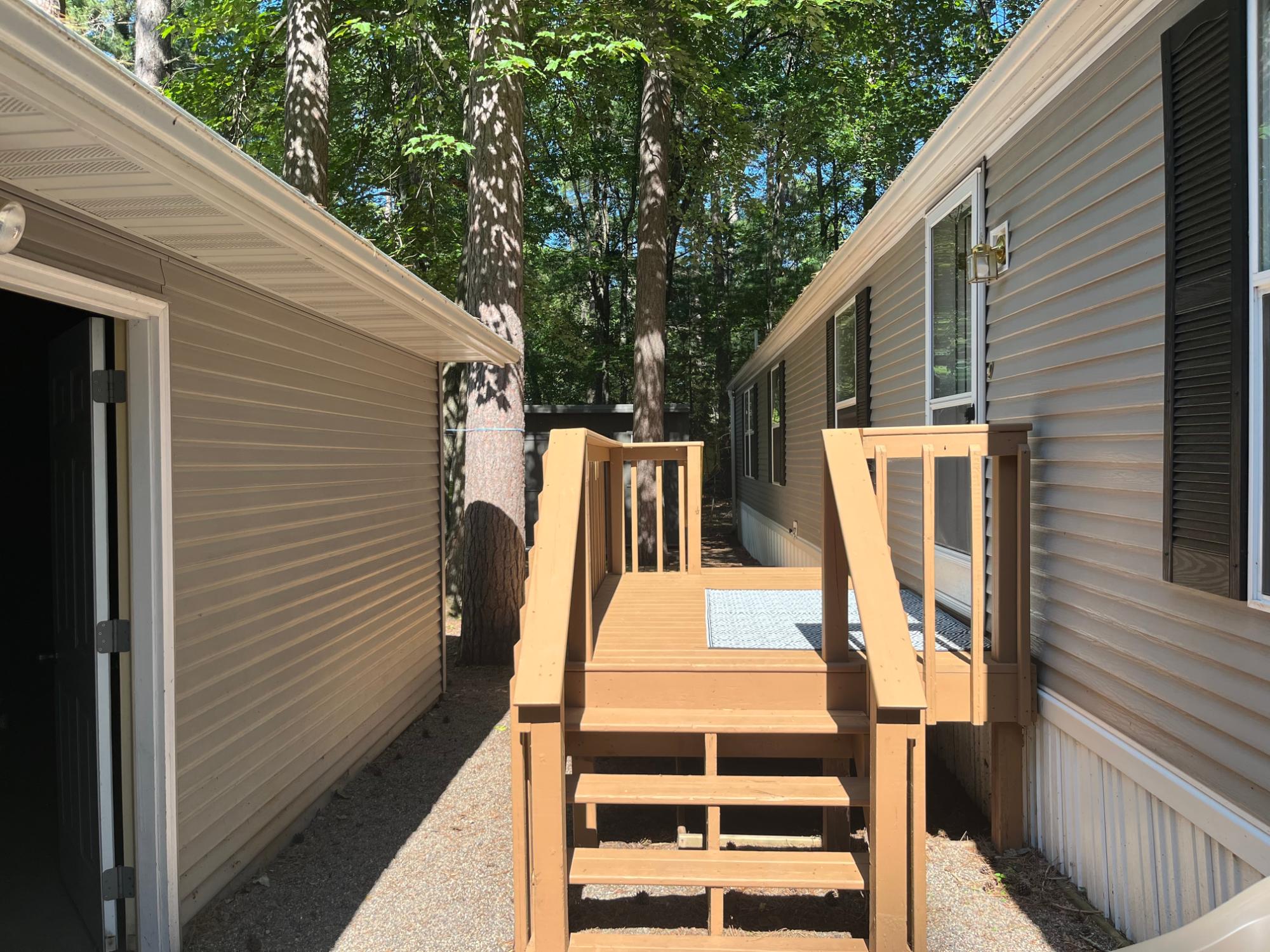 1226 MAPLE LN 20
