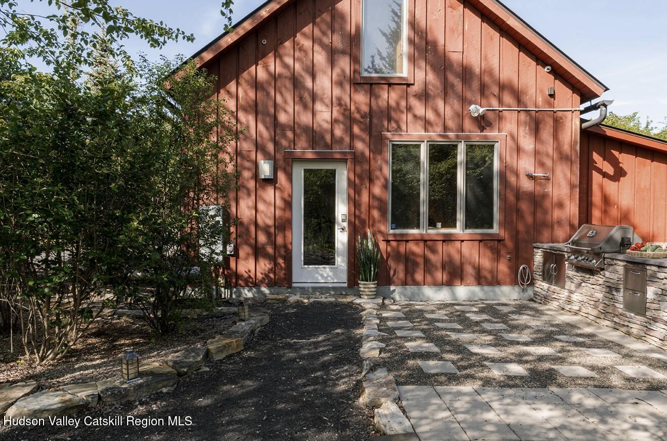 32 Whitney Point