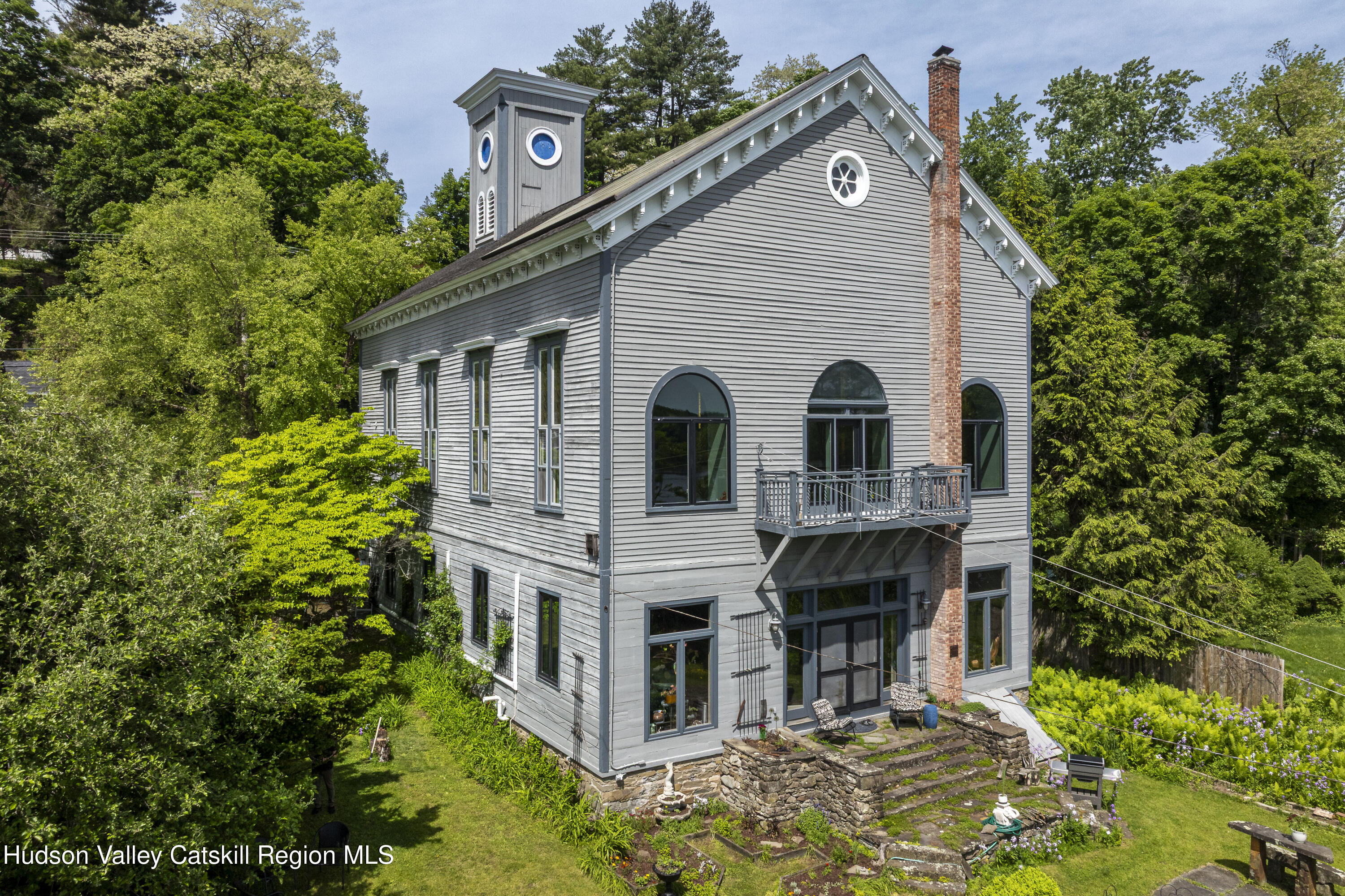 380 Main Street